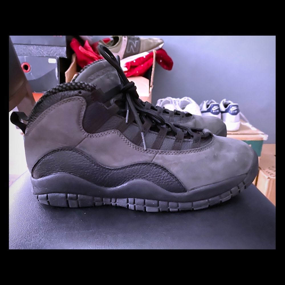 Jordan retro 10 shadows size 10.5